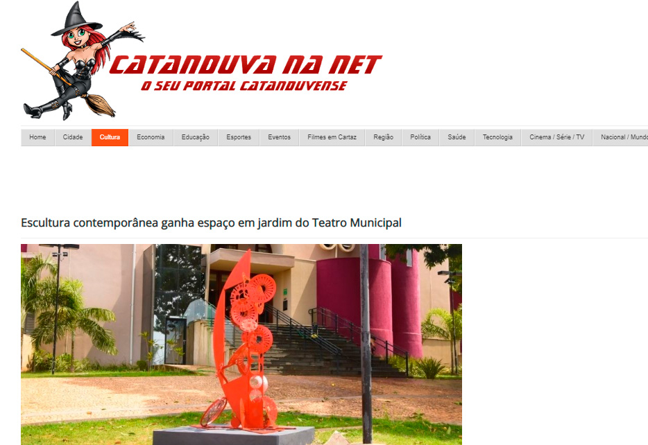 Escultura contemporânea ganha espaço em jardim do Teatro Municipal