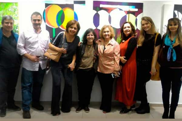 Exposição: “Olhar Mais Além” na galeria Joh Mabe